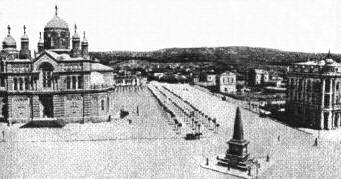 Площадът пред катедралата - поглед от Часовника